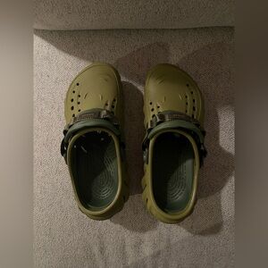 Women’s olive green crocs
Women’s 8 men’s 6
Like new, worn twice
